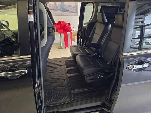 Купить Тойота Воксй 2015г.