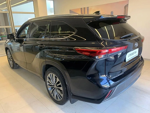 Купить Тойота Хайлендер 2021г.