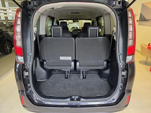 Купить Тойота Воксй 2015г.