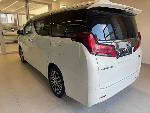 Купить Тойота Алфард 2018г.