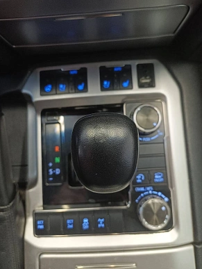 Купить Тойота Ленд Круисер 2015г.