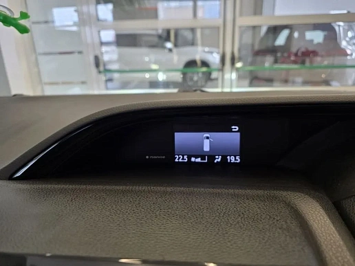 Купить Тойота Воксй 2015г.