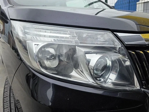 Купить Тойота Воксй 2015г.