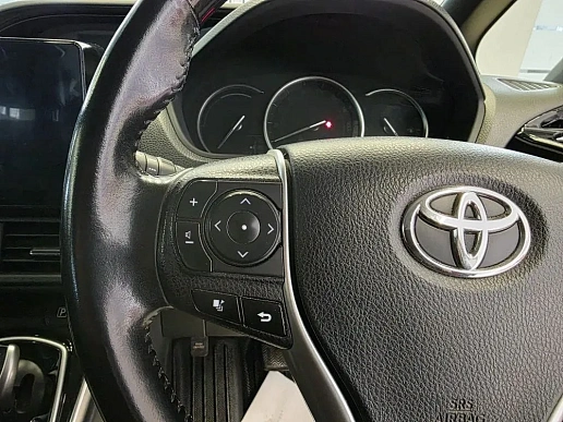 Купить Тойота Воксй 2015г.