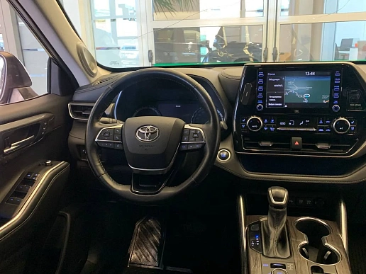 Купить Тойота Хайлендер 2021г.