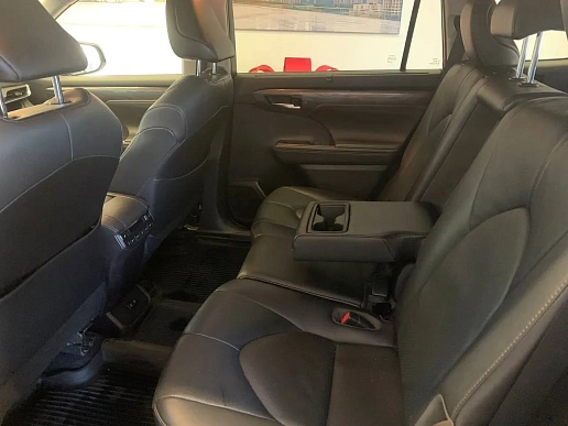 Купить Тойота Хайлендер 2021г.