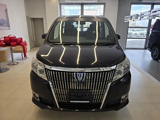 Купить Тойота Воксй 2015г.